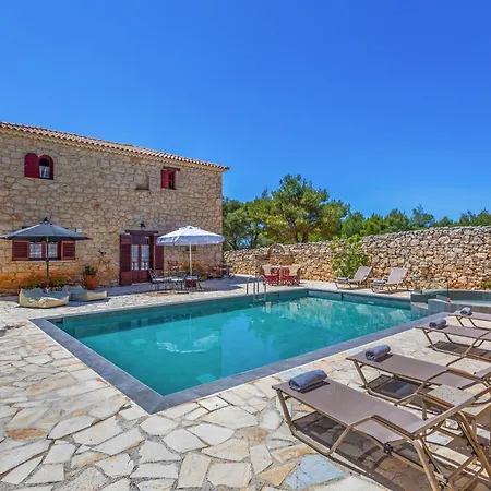 Villa Ira *